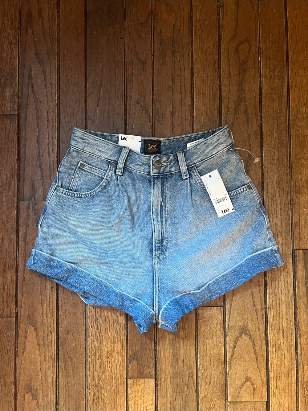 Lee Light Blue Denim Rolled-Hem Shorts Size 26 NEW WITH TAGS